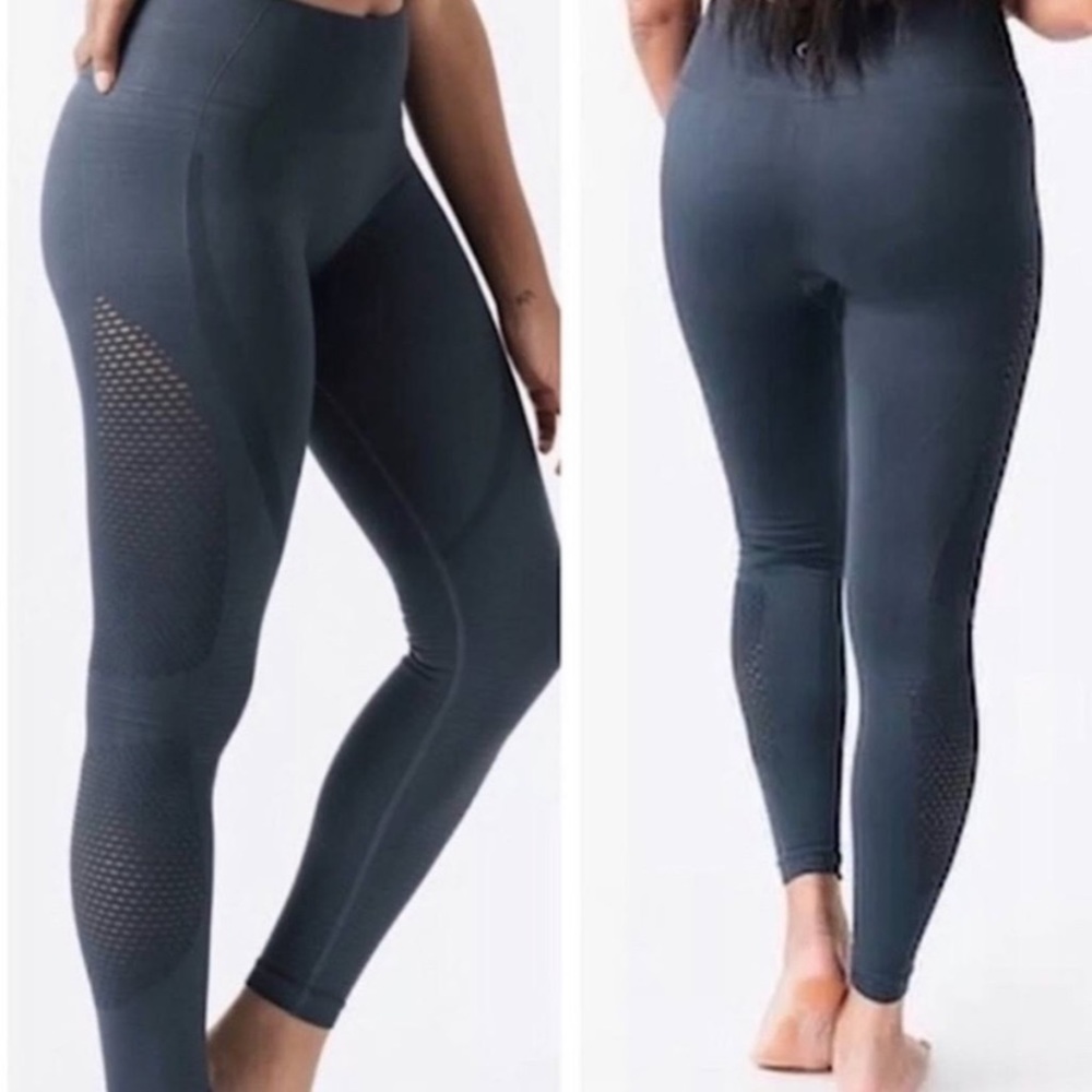 Zyia Perforated Performance Seamless Leggings - M - image 1